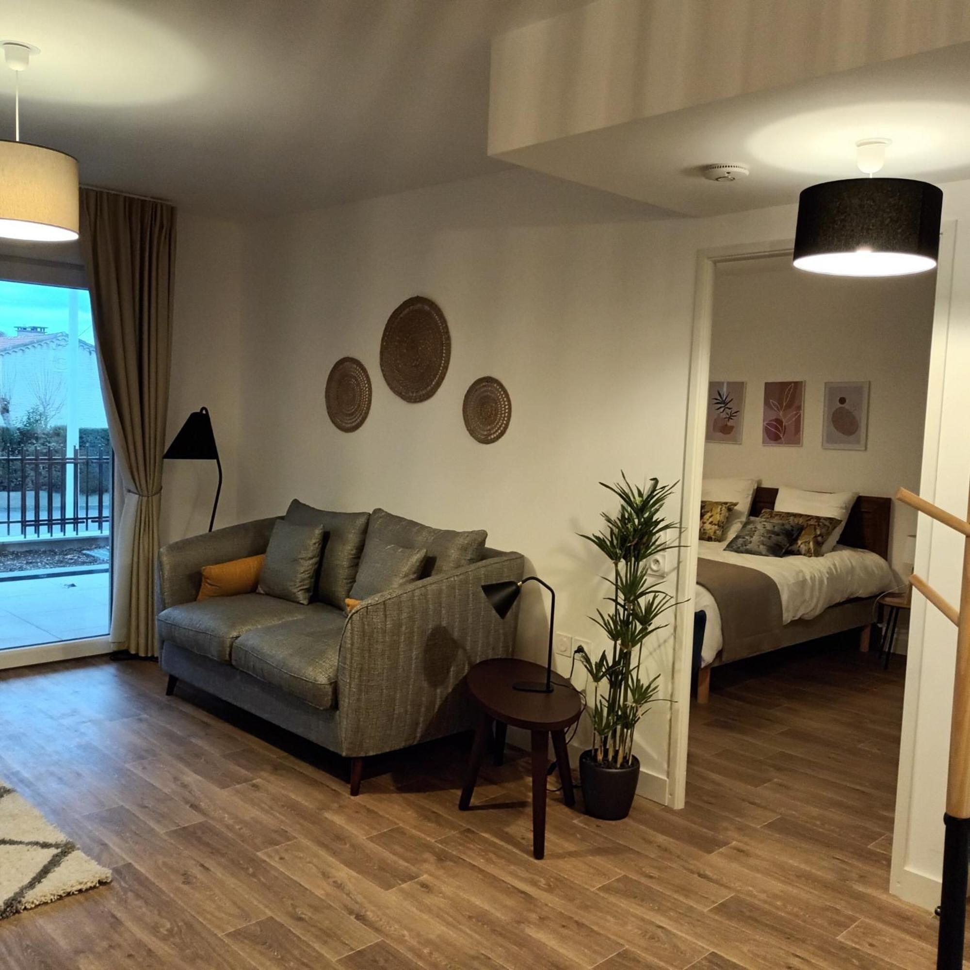 Domitys L'Oustaou Aparthotel Saint-Martin-de-Crau Luaran gambar